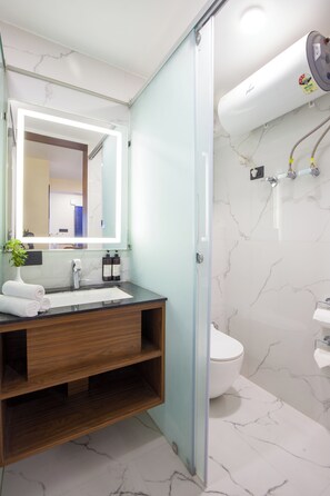 Bathroom - Alaya Stays 1BHK Baljees Melville Utopia (Shimla)