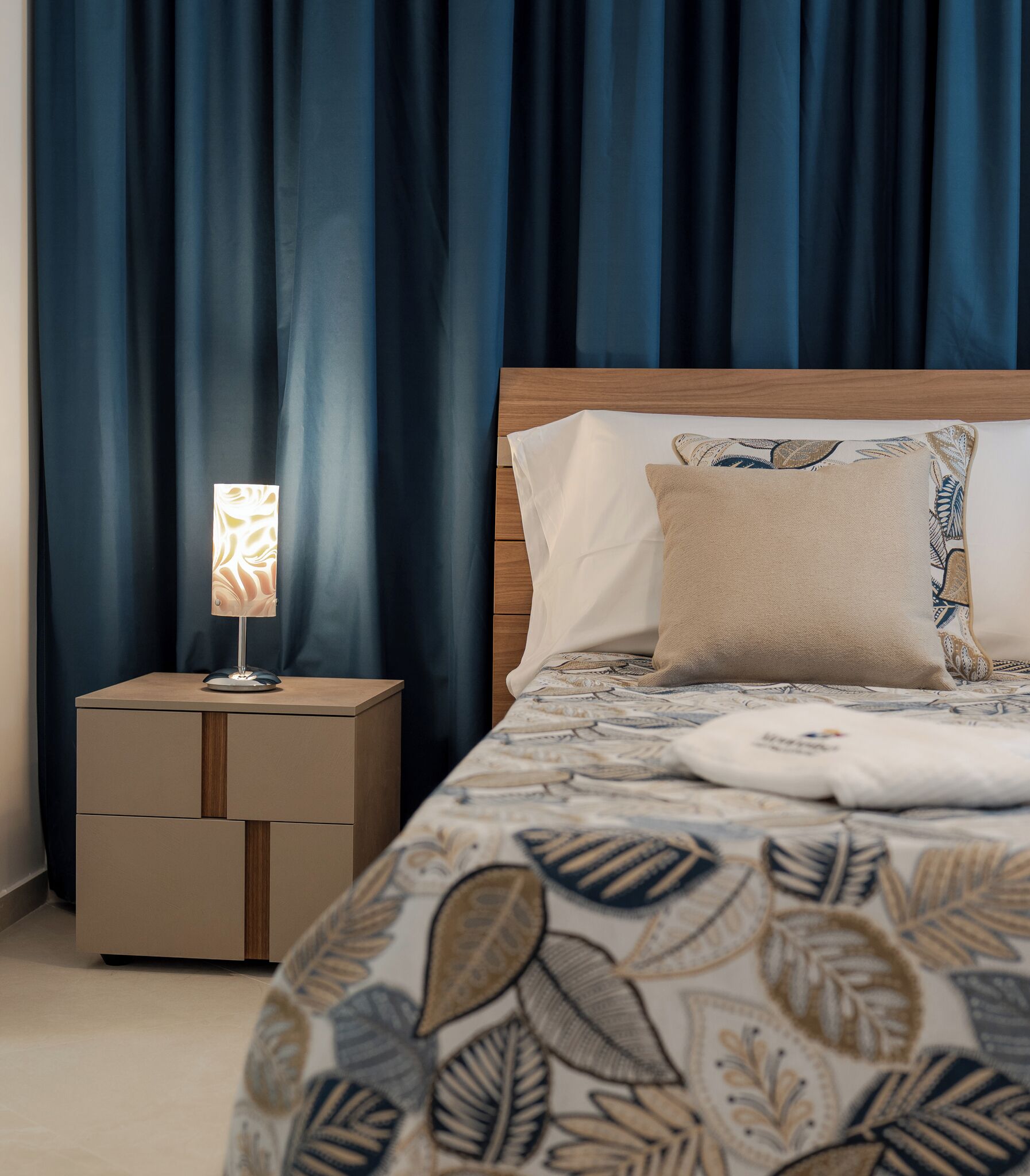 Apartamento família | Cofres nos quartos, escrivaninha, espaço de trabalho para notebook