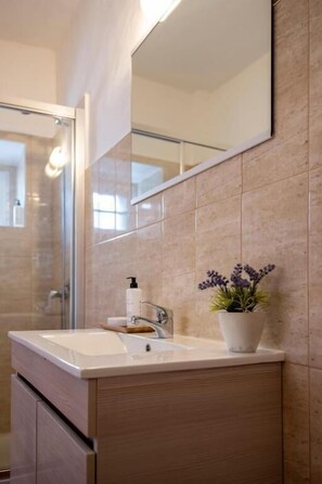 Bathroom - Dom Nuno by Horta da Moura (Reguengos de Monsaraz)