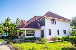 Exterior - Diani beach finest Private and exclusive holiday retreat offering great deals (Ukunda)