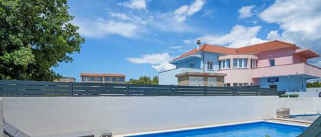 Villa (Three Bedroom Villa with Outdoor Swim) | Outdoor pool
