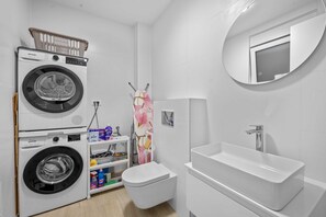 Villa (Three Bedroom Villa with Outdoor Swim) | Bathroom - Villa Jurić (Vodice)