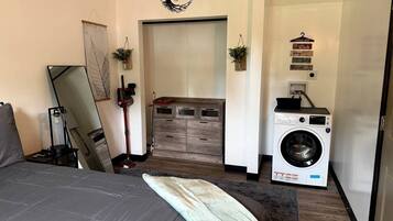 4 bedrooms, WiFi, bed sheets