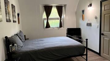 4 bedrooms, WiFi, bed sheets