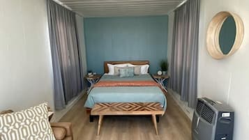1 bedroom, bed sheets