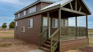 Exterior - Peaceful Desert Escape in a Stylish New Tiny Home in Williams, Arizona (Williams)
