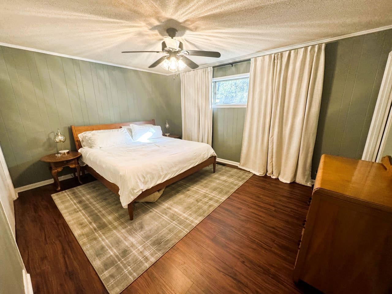 3 bedrooms, WiFi, bed sheets