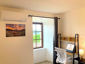 Interior - At Château de Villelongue, Châtelet, Aude, Cathar Country, pets welcome (Villelongue-d'Aude)