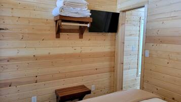3 habitaciones, tabla de planchar con plancha, wifi y ropa de cama