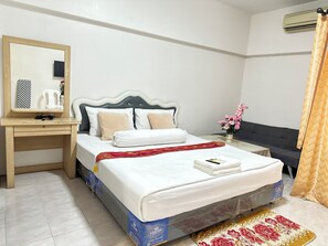 Standard Room - Harmonia Residence Naiharn Phuket (Krung Thep Maha Nakhon)
