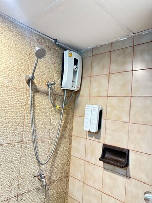 Standard Room | Bathroom - Harmonia Residence Naiharn Phuket (Krung Thep Maha Nakhon)
