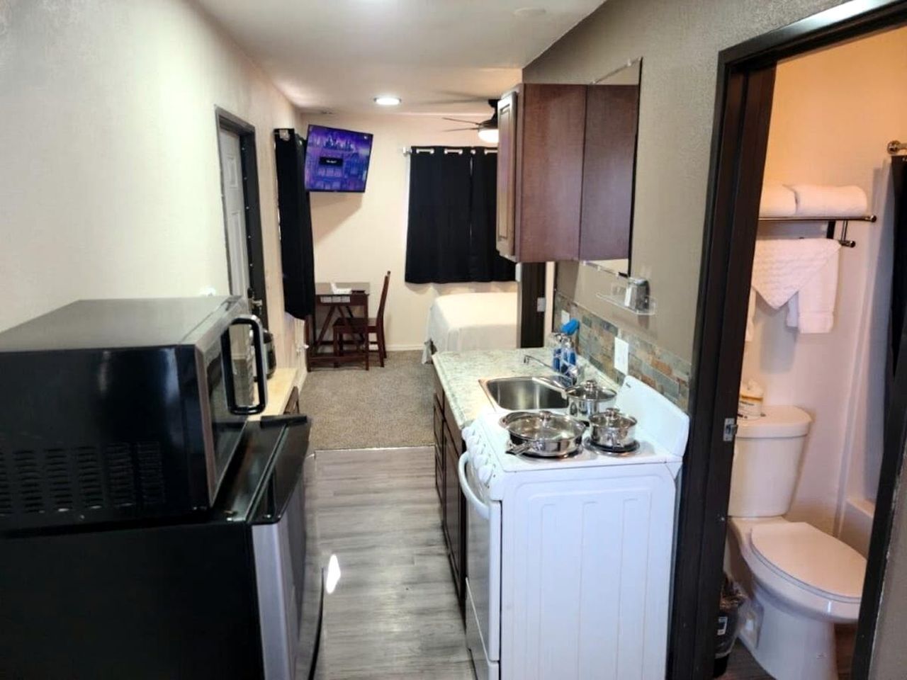 Coffee/tea maker, microwave, oven, stovetop