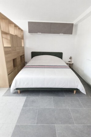 Room - Vrbo Property (Plouhinec)