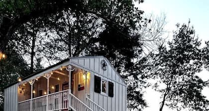 Unique Treehouse on Working Farm in Texas, Perfect for Rustic Weekends in Nature