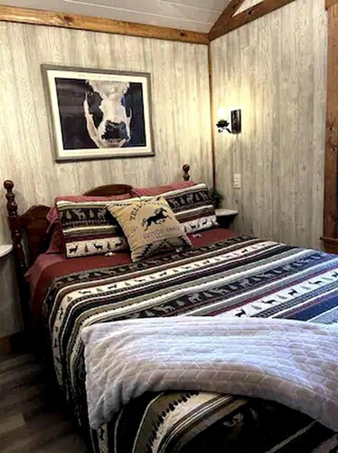 Unique Treehouse on Working Farm in Texas, Perfect for Rustic Weekends in Nature