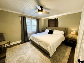 4 bedrooms, WiFi, bed sheets - Beautifully Restored Getaway, Perfect for Groups and Relaxing Stays in Hot Springs, Arkansas (Hot Springs)