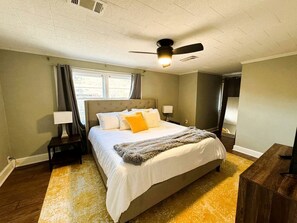 4 bedrooms, WiFi, bed sheets - Beautifully Restored Getaway, Perfect for Groups and Relaxing Stays in Hot Springs, Arkansas (Hot Springs)