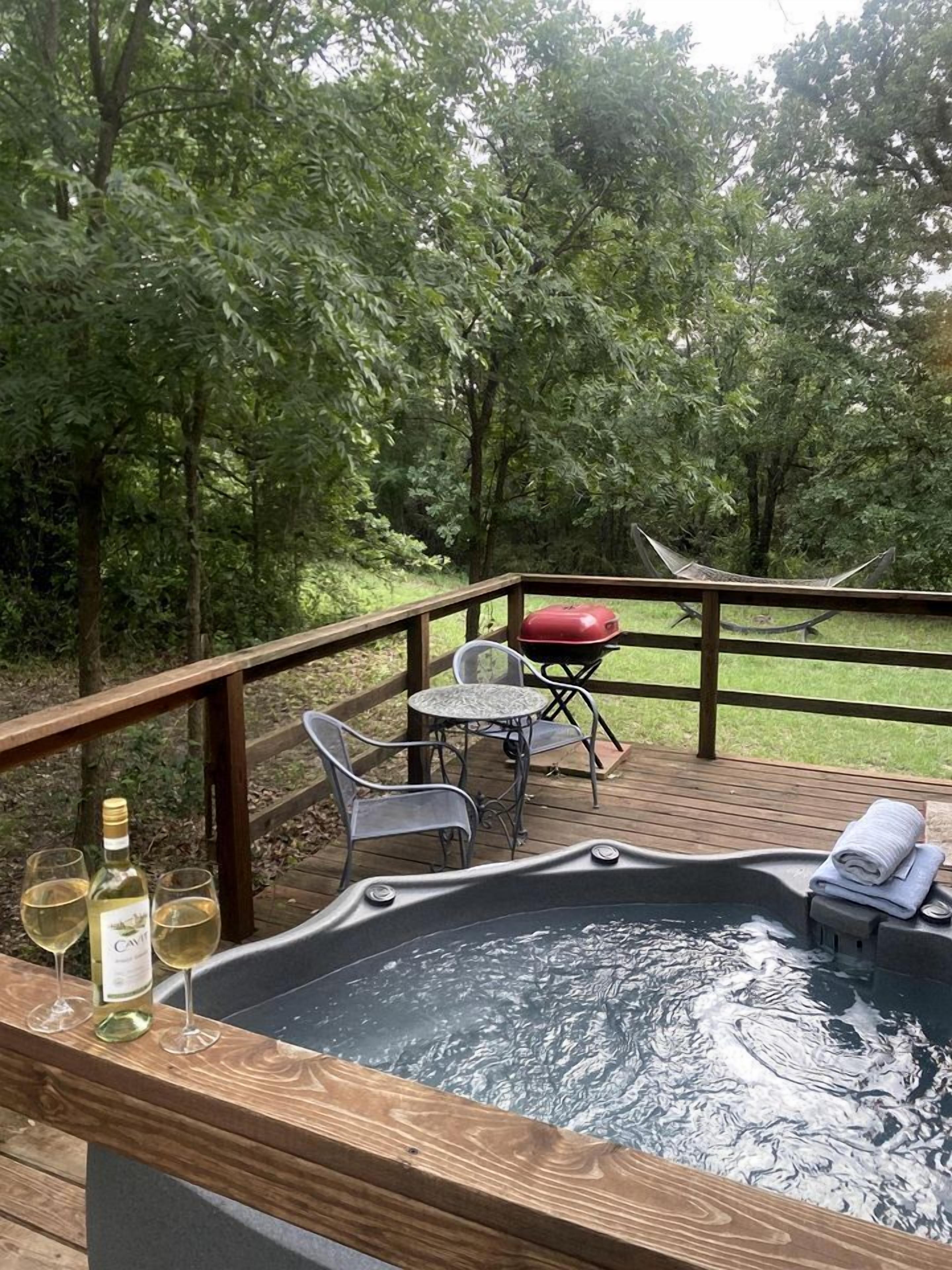 Outdoor spa tub