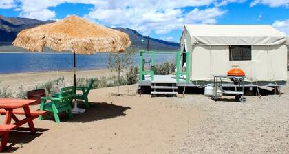 Beautiful Tented Cabin with Stunning Reservoir Views for a Unique Glamping Getaway in Bridgeport, California