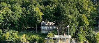 Enormous Cabin Fully Loaded Dock for Water Sports in Tennessee