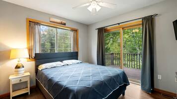 3 chambres, fer et planche à repasser, Wi-Fi, draps fournis