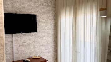 Single Room, Balcony, City View | Iron/ironing board, free WiFi, wheelchair access