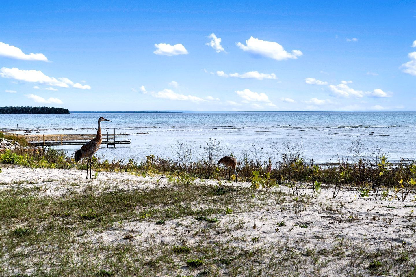 Perto da praia, prática de vela, passeios de caiaque, prática de pesca 