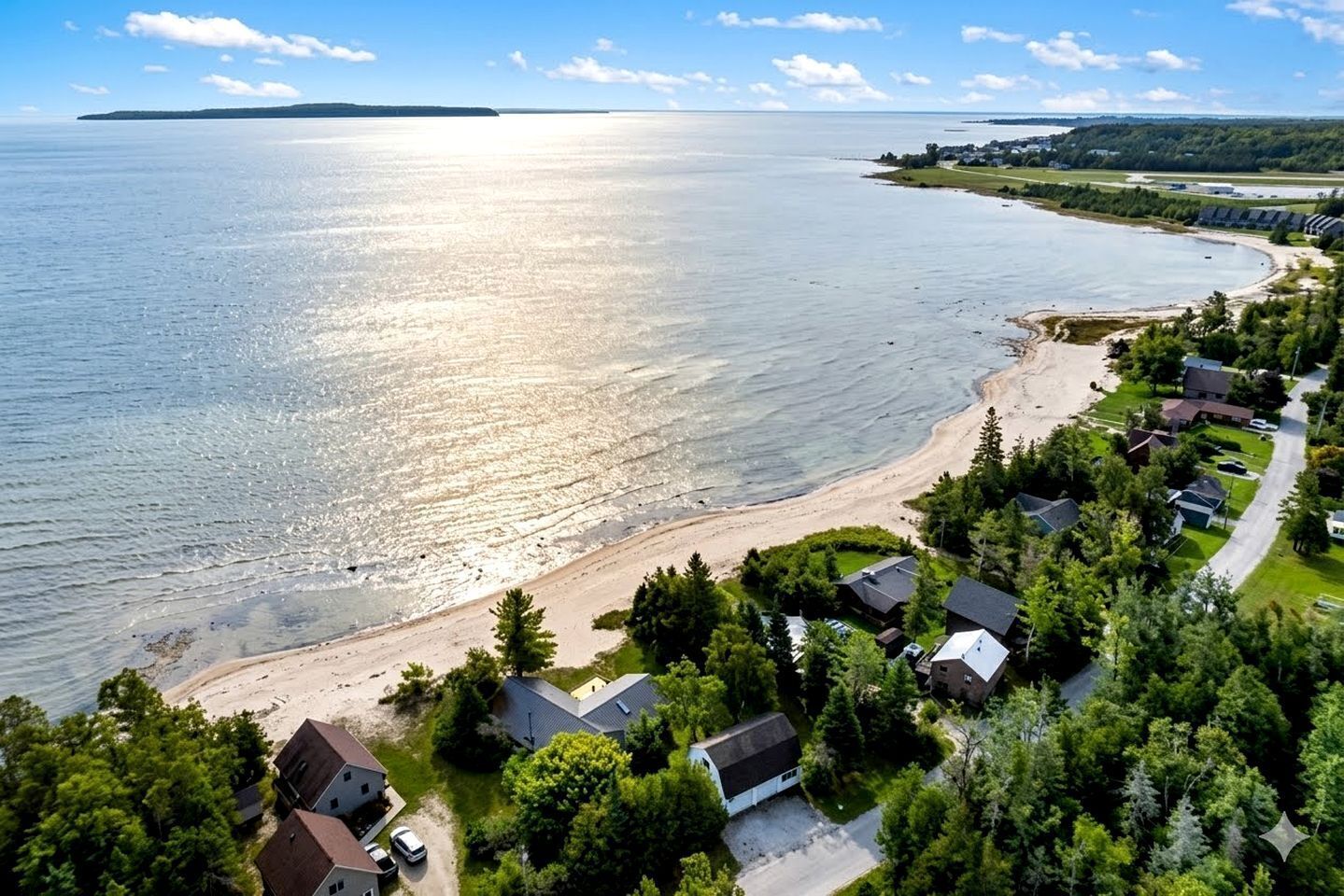 Vlak bij het strand, zeilen, kajakken, vissen