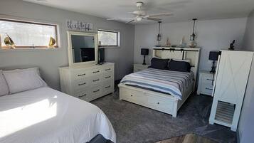 2 bedrooms, desk, iron/ironing board, WiFi