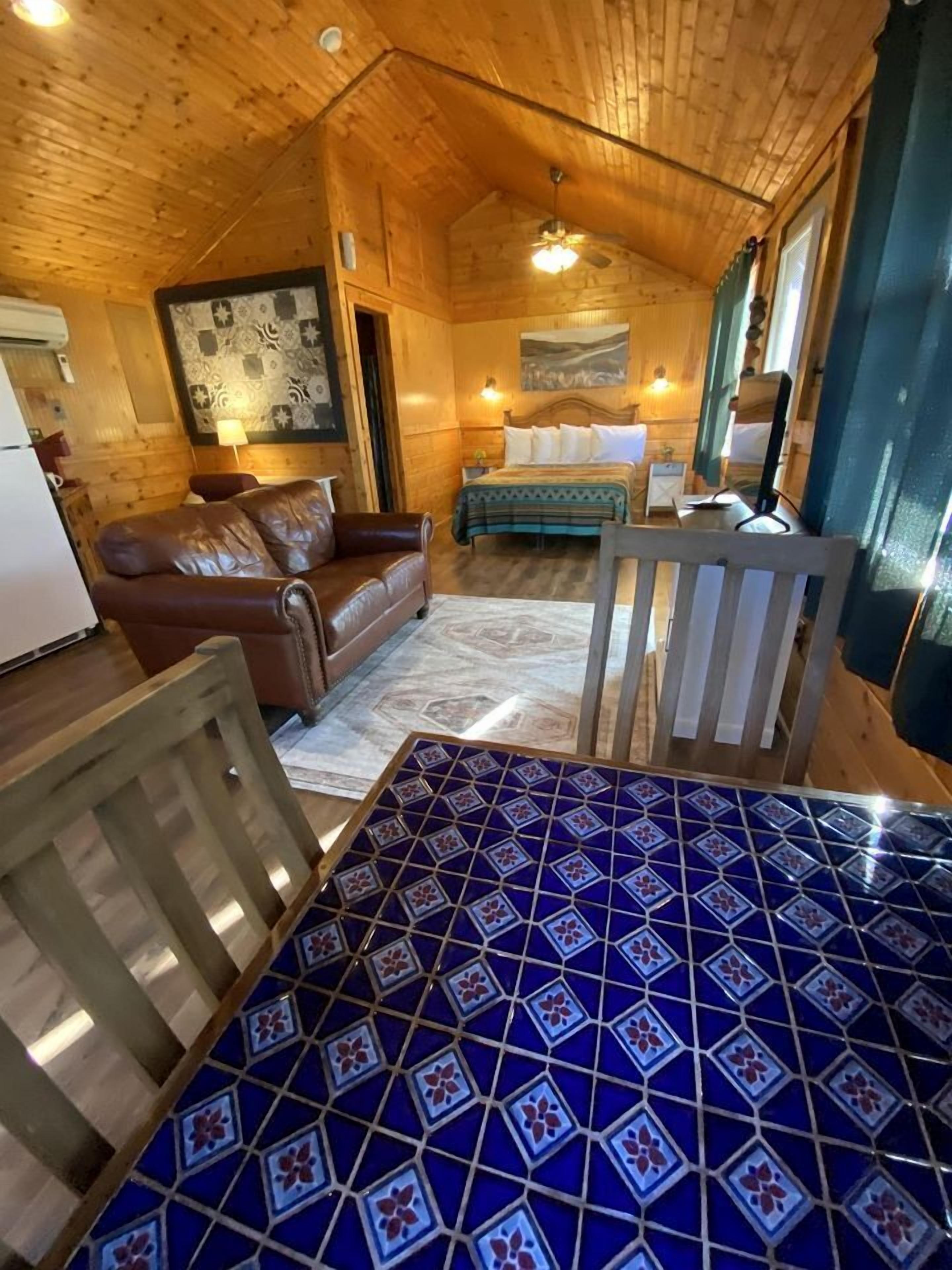 1 Schlafzimmer, Schreibtisch, WLAN, Bettwäsche