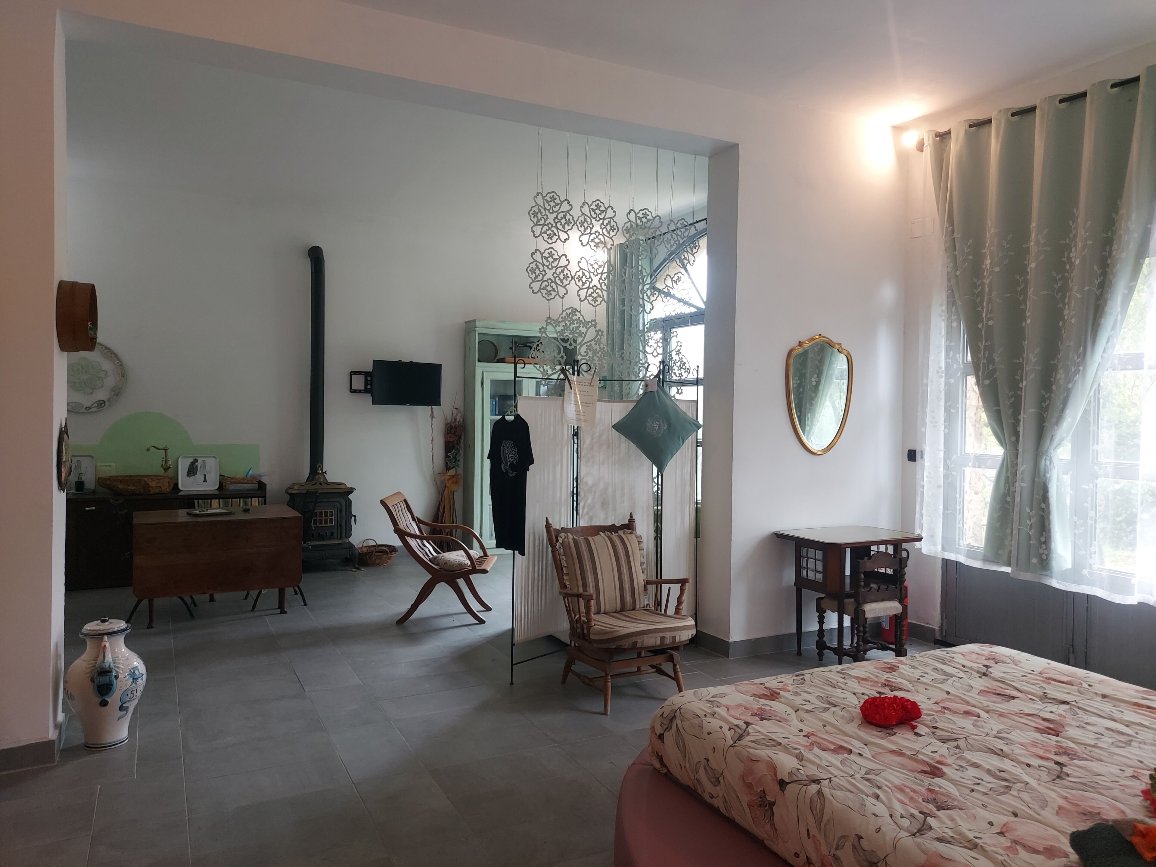 Căn hộ tiện nghi đơn giản, quang cảnh vườn