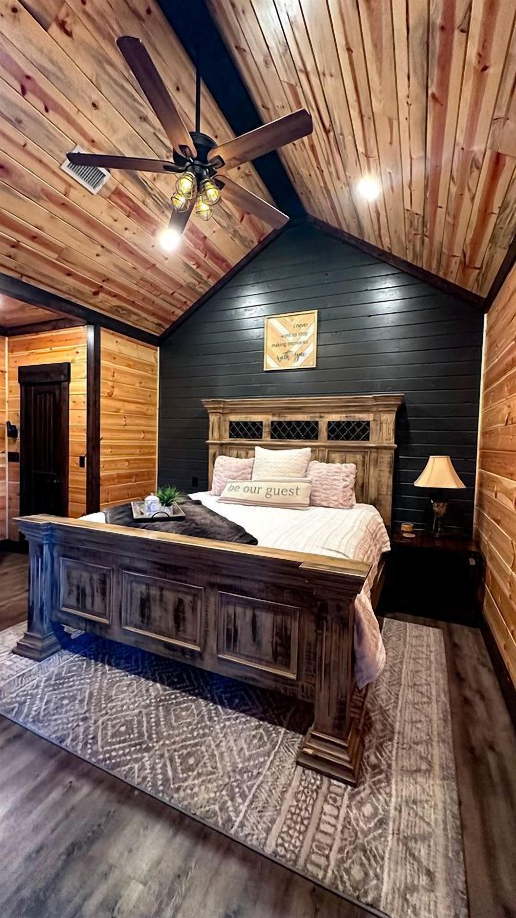 7 bedrooms, desk, iron/ironing board, WiFi