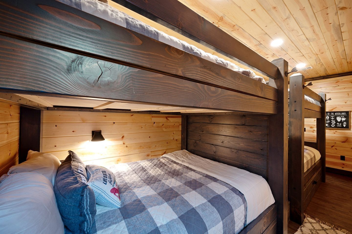7 Schlafzimmer, Schreibtisch, Bügeleisen/Bügelbrett, WLAN