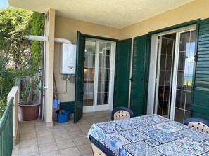 Outdoor dining - Apartment with sea view and Cefalù (Sicilia)