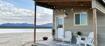 Beautiful Tiny House on Yuba Lake for a Romantic Glamping Escape on the Beach with Incredible Views in Utah