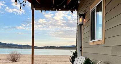 Beautiful Tiny House on Yuba Lake for a Romantic Glamping Escape on the Beach with Incredible Views in Utah