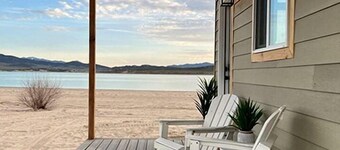 Beautiful Tiny House on Yuba Lake for a Romantic Glamping Escape on the Beach with Incredible Views in Utah