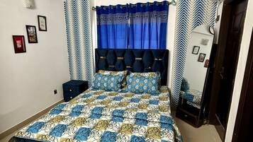 Iron/ironing board, free WiFi, bed sheets, wheelchair access