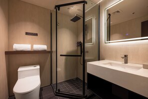 Basic Double Room | Bathroom - Zhihe Xing Hotel  (yuzhongqu)