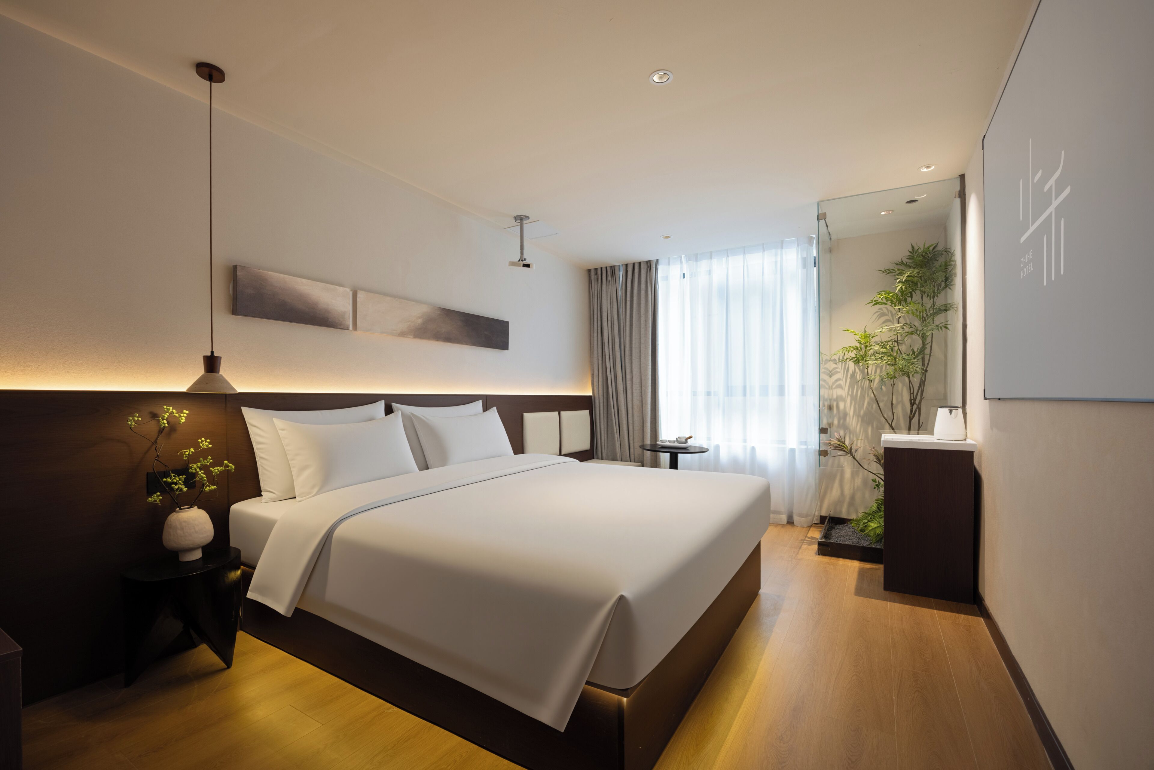 Standard-Doppelzimmer, Stadtblick | Hochwertige Bettwaren, Daunenbettdecken, Schreibtisch
