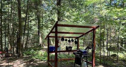 Glamping in New York in Fully-Equipped Safari Tents Located in Broadalbin