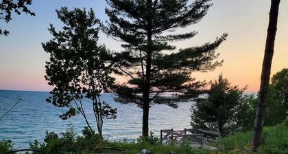 Wonderful Cottage with Lake Access and Great Views in Moran, Michigan