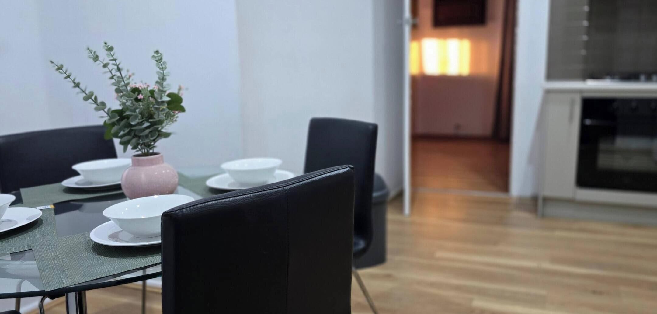 Casa, 3 habitaciones, balcón, vista al jardín | Restaurantes