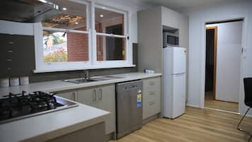 Rumah, 3 kamar tidur, balkon, pemandangan kebun | Interior