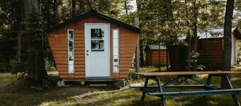 Lakefront Glamping Cabin for Family Getaways on Golden Lake
