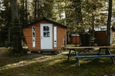 Lakefront Glamping Cabin for Family Getaways on Golden Lake