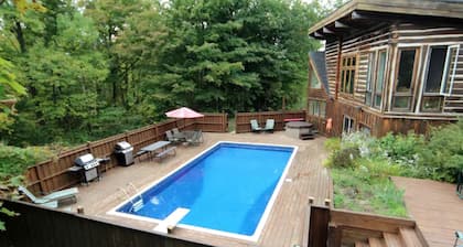 Lovely Cabin Rental with Outdoor Pool and Hot Tub near Markdale, Ontario