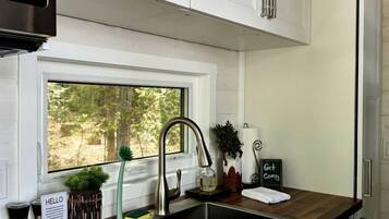 Fridge, oven, stovetop, toaster