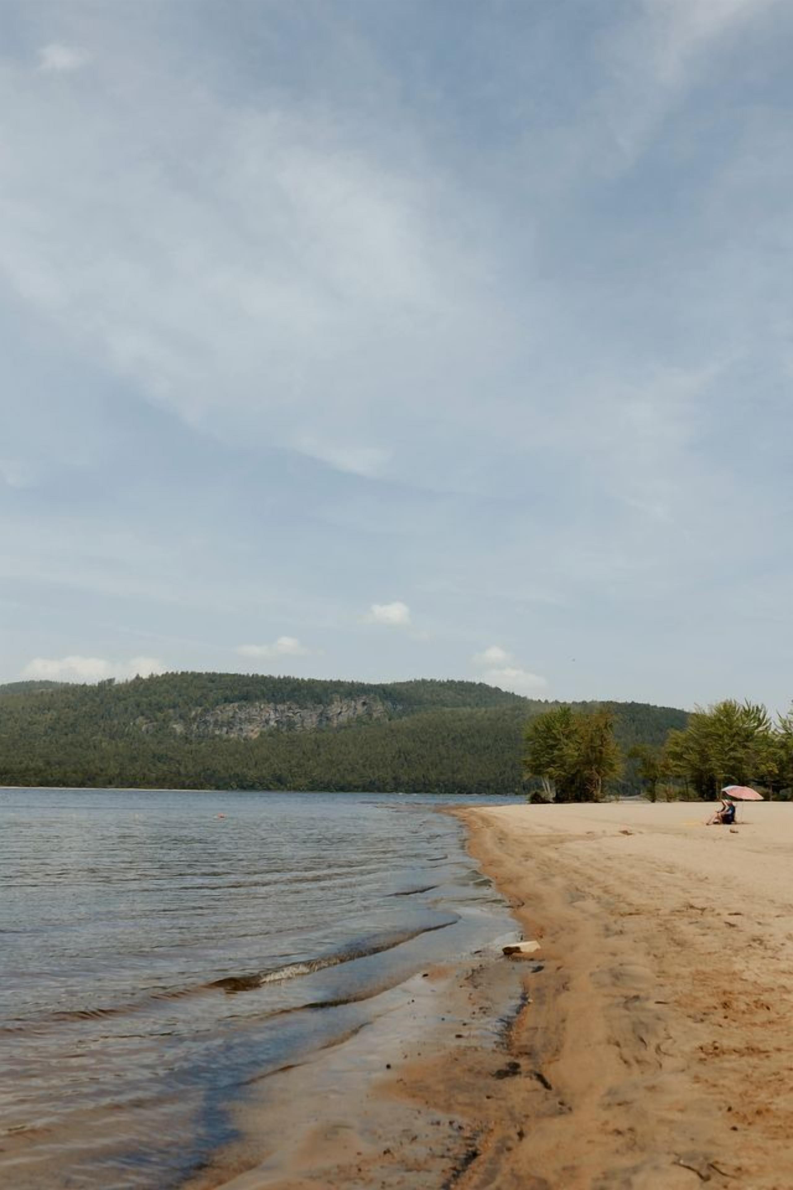 Beach nearby, sailing, kayaking, fishing