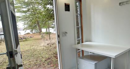 Golden Lake Glamping Cabin, Ideal to Discover the Ottawa Valley